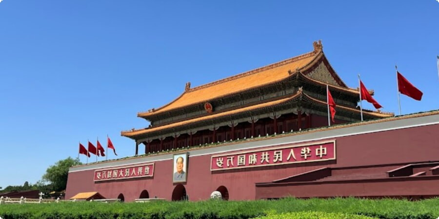 Best Times to Visit Tiananmen Square